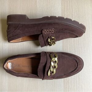 Anne Klein Eunice Size 7 Brown Faux Suede Loafers with Gold Chain, Slip On Shoes